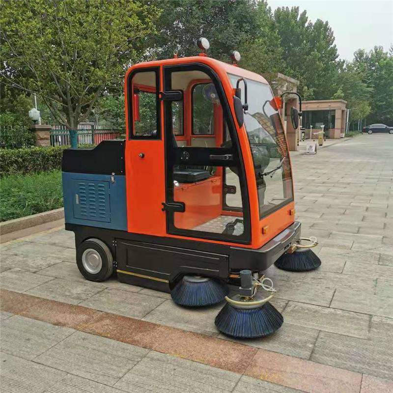 綠色城市新“清道夫” 新能源電動三輪掃路車引領環衛新風尚